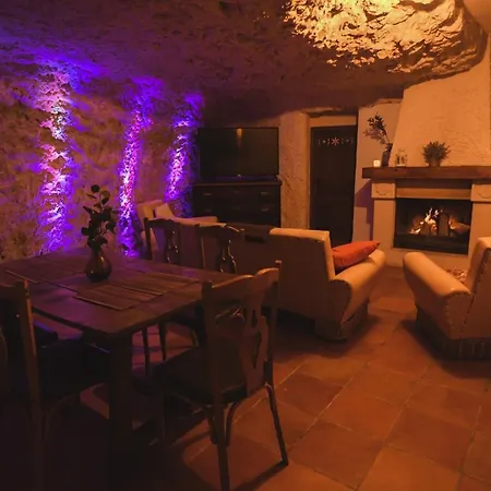 Cueva De La Abuela María Сasa de vacaciones *